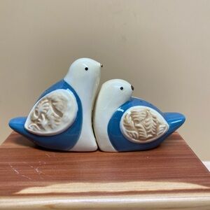 Love Birds salt and pepper shakers, Blue and Biege, with stoppers 2”